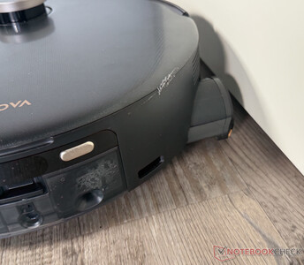 Kenarları silerken güvenli bir mesafe bırakıyor