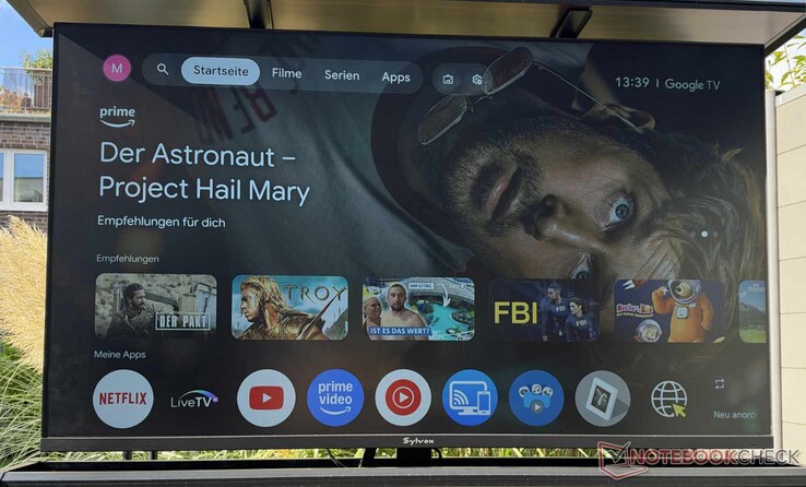 Sylvox Frameless Pro, birçok iç mekân akıllı televizyonda bulunan Google TV arayüzünü bahçeye taşıyor.