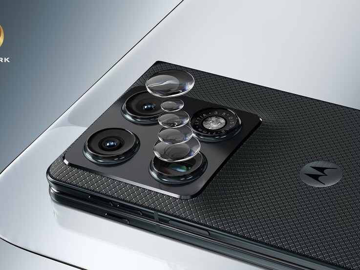 Motorola Razr Fold, 50 MP üçlü arka kamera kurulumuna sahiptir