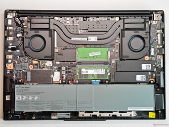 ThinkPad P16v Gen 3'ün soğutma ünitesi 80 Watt'ı kaldırabiliyor. (resim kaynağı: Notebookcheck)