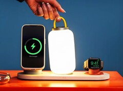 DailyObjects şarj cihazı taşınabilir bir lambayı da şarj edebilir.