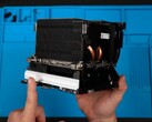 Steam Machine’in I/O ve PSU ünitelerinin üstünde bulunan büyük soğutucusunun ekran görüntüsü