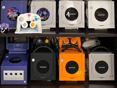 Nintendo GameCube konsollarından oluşan bir koleksiyon