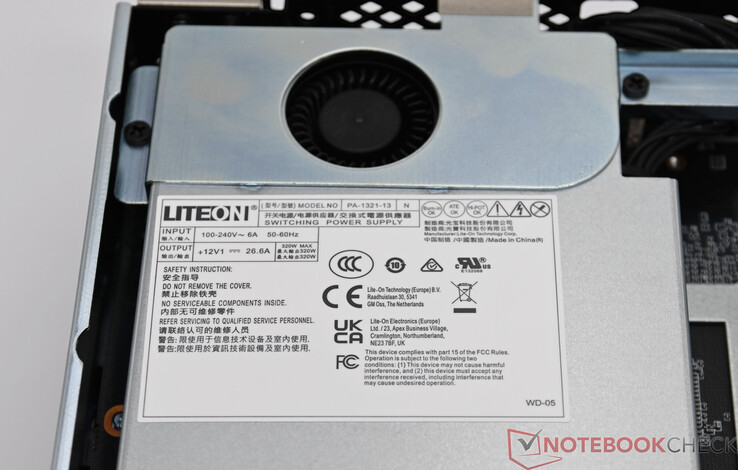 Minisforum MS-S1 Max dahili güç kaynağı ünitesi ile (12 V, 26,6 A)
