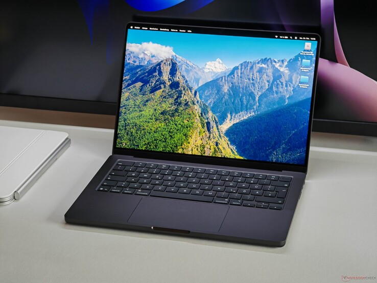 Mini LED donanımlı MacBook Pro'lar, yakında piyasaya çıkacak olan OLED MacBook Pro veya Ultra ile birlikte satılmaya devam edecek.