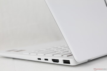 Özellikle seramik yüzey parmak izlerini ve lekeleri çok iyi gizler