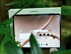 OnePlus Pad 4, iyi bir çözünürlüğe sahip parlak bir IPS ekrana sahiptir. Ancak yine de OLED panellerle tam olarak boy ölçüşememektedir.