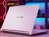 Lenovo şu anda Legion 7a'yı şık beyaz kaplamasıyla satıyor.
