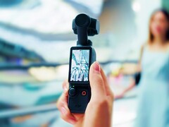 Osmo Pocket 3 (resimde) yarın yerini Pocket 4'e bırakıyor.