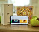 Honor X80 Pro Max'ın ekranı gerektiğinde çok parlak hale gelebilir.