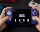 Retroid Pocket Nova, Android işletim sistemine sahip bir el bilgisayarıdır.