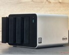TerraMaster F4-425 Pro, yüksek kaliteli bir alüminyum gövdeye sahiptir.
