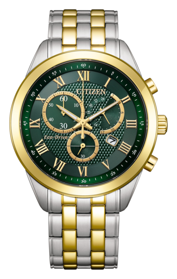 Citizen AT2604-56X Eco-Drive kronograf; zümrüt yeşili dokulu kadranı, altın rengi çerçeve ve Roma rakamları ile iki tonlu paslanmaz çelik bileziğe sahiptir.