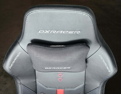 Yastık manyetik olarak yerinde kalır ve kolayca kaymaz.