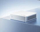 M1-1390'ın fiyatı 399 dolardan başlıyor. Resimde: mini PC'nin tasarımını gösteren bir tanıtım fotoğrafı.