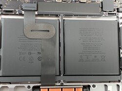 A look at two of the cells in the MBP16's 99.8 Wh battery
