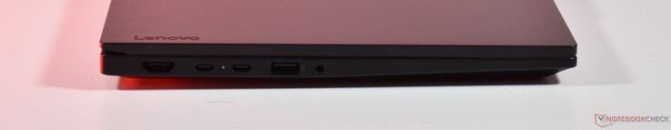 sol: HDMI, USB-C 3.2 Gen 1, USB4, USB-A 3.2 Gen 1, 3,5 mm Ses