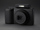 Ricoh GR IV Monochrome opsiyonel harici flaş ünitesi ile gösterilmiştir. (Resim kaynağı: Ricoh)