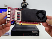 AMD RX7400 GPU'nun bir Lenovo ThinkStation üzerindeki görüntüsü.