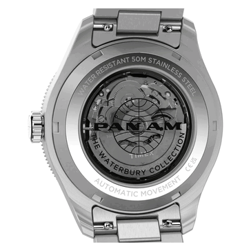 Timex Pan Am Waterbury Otomatik GMT saatinin arka görünümü; şeffaf arka kapağı ve otomatik mekanizması görülmektedir.