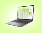 IdeaPad Slim 3 15Q7X11, piyasaya sürüldüğü iki renk seçeneğinden birinde.