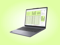 IdeaPad Slim 3 15Q7X11, piyasaya sürüldüğü iki renk seçeneğinden birinde.