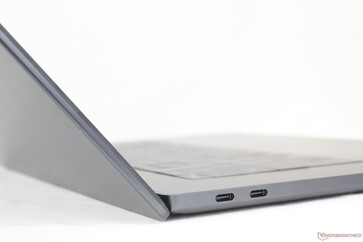 Kapak ~140 derecelik maksimum açıya kadar açılır