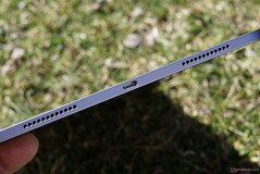 USB-C 10Gbit - ama Thunderbolt yok