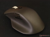 Keychron M6 8K sol arka görünüm. 