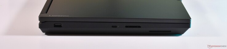 sol: USB-A 3.2 Gen 1, Thunderbolt 4, SD Kart