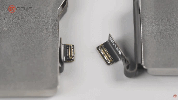 iPhone 17 Pro pil konektörü ile iPhone 18 Pro'nun karşılaştırması.