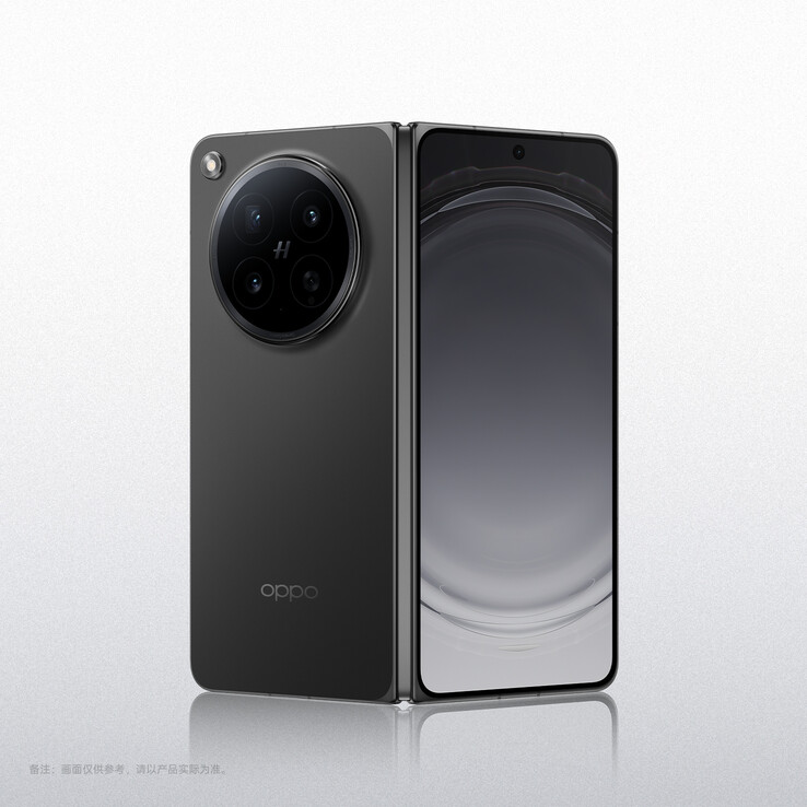 Oppo Find N6 Derin Siyah renk seçeneğiyle.