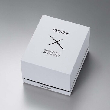 Bir katananın bıraktığı kesik izlerini içeren özel ambalaj