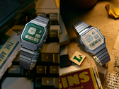 Casio A130WE-3AJF (solda) ve A130WE-9AJF (sağda).