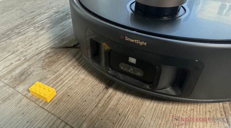 Mova Z60 Ultra Silindirin engel algılama özelliği testte çok iyi çalıştı