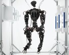 Orbit Robotics'in insansı robotu Helios'un dört kolu var ama uzayda ihtiyacı olmadığı için bacakları yok.