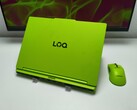 Surge Green rengindeki Lenovo LOQ 15, gözden kaçması zor bir model