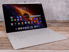 MagicPad 4, Gri veya Beyaz renk seçenekleriyle geliyor.