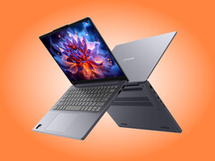 Luna Grey renk seçeneğiyle IdeaPad Slim 3x.