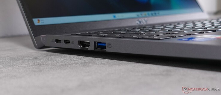 dP ve PD ile 2 x USB-C; HDMI; USB-A 3.2 Gen 1