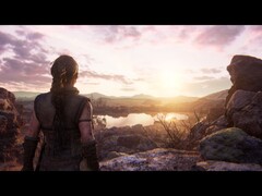 Senua's Saga: Hellblade II'de Senua'yı ve bir ortamı gösteren bir görüntü.