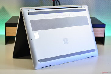 HP EliteBook X G2i: Alt Kapak