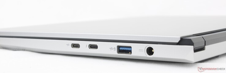 Sağ tarafta: USB-C 3.2 Gen. 2 w/ Güç Dağıtımı, USB-C Thunderbolt 4 w/ DisplayPort 2.1 + Güç Dağıtımı, USB-A 3.2 Gen. 2, AC adaptörü