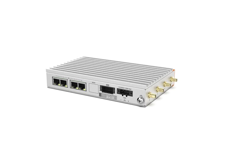 Helix 320 mini PC'de toplam dört adet 2.5G Ethernet portu bulunuyor