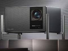 Titan Noir'in üç versiyonu mevcuttur