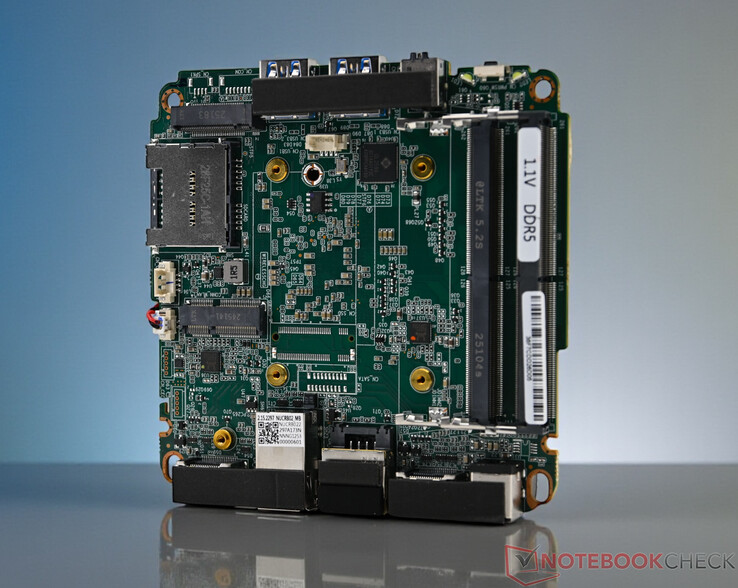 Geekom A8'in devre kartı