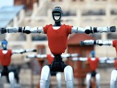 Koreografili performans sırasında Unitree robotları