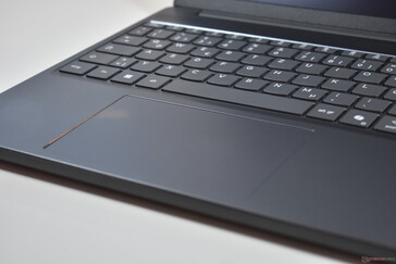 Lenovo IdeaPad Slim 3 15: Dokunmatik Yüzey