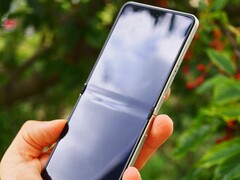 Samsung Galaxy Z Flip 8 İncelemesi