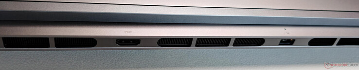 Arka: HDMI 2.1, güç